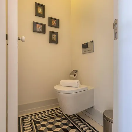 001 Bacalhoeiros Riverside Apartment Lisbon