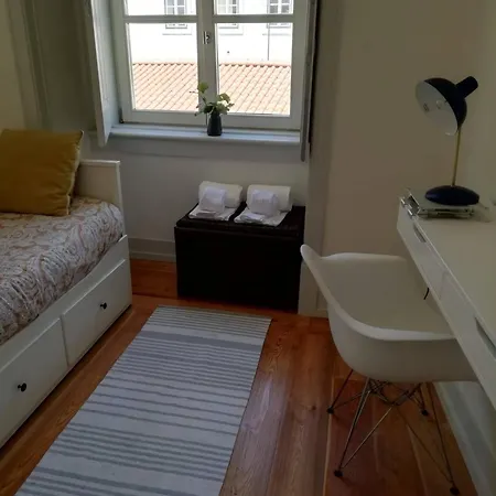 001 Bacalhoeiros Riverside Апартаменты *