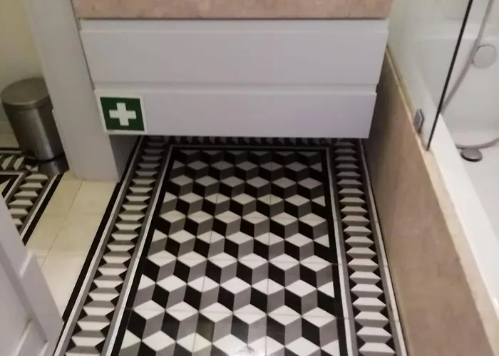 001 Bacalhoeiros Riverside * Lisboa